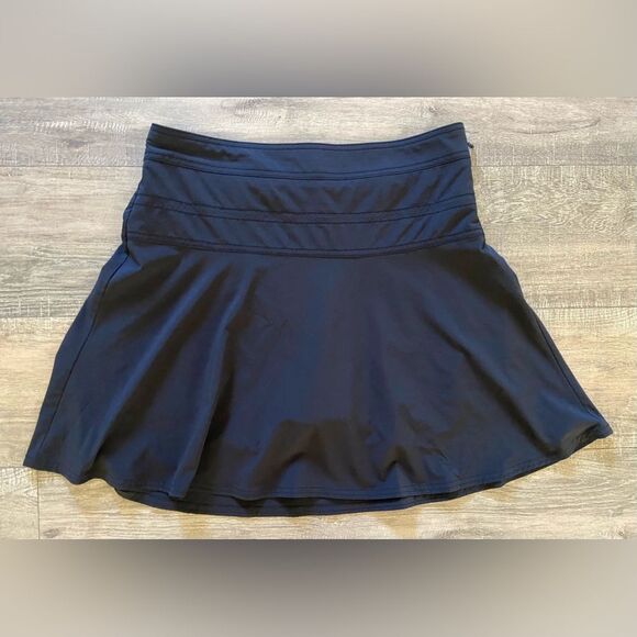 Athleta women’s size 10 black skort skirt with shorts and pockets - Picture 1 of 10